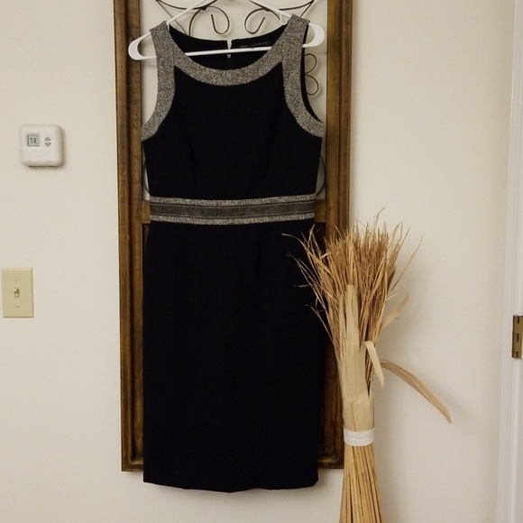 White House Black Market Dresses & Skirts - 💕🛍LAST CHANCE 💚Gorgeous WHBM Dress🌹💜